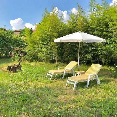 Bamboo Cottage, 페라라